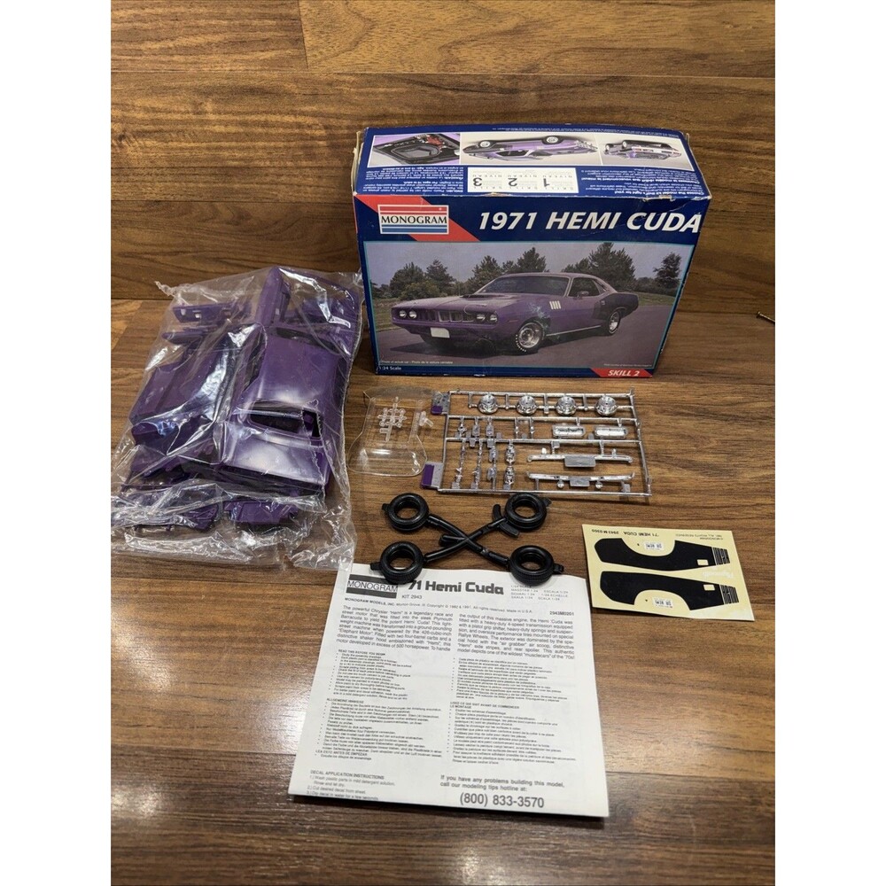 Monogram #2943 Model Kit 1971 Hemi Cuda Factory Sealed 1/24 scale 1995 Kit